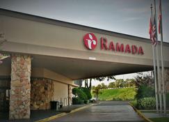 Ramada by Wyndham Jacksonville Hotel & Conference Center - Τζάκσονβιλ - Κτίριο