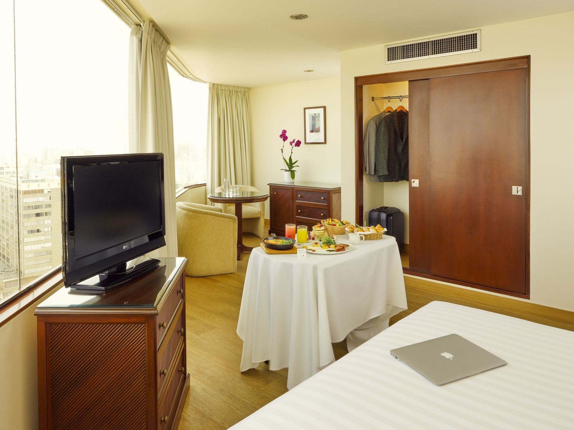 Hotel Estelar Miraflores