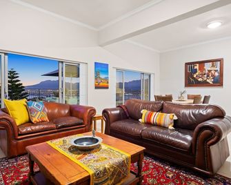 Suikerbossie 52 by Host Agents - Cape Town - Living room