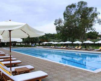 Kassandra Palace Seaside Resort - Kriopigi - Piscina