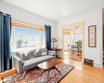 Lakewalk House, near Lake Superior's North Shore and more! (Permit#PL 20140) - Duluth - Sala de estar