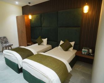 Hotel Lunar Stays - Bhopal - Quarto