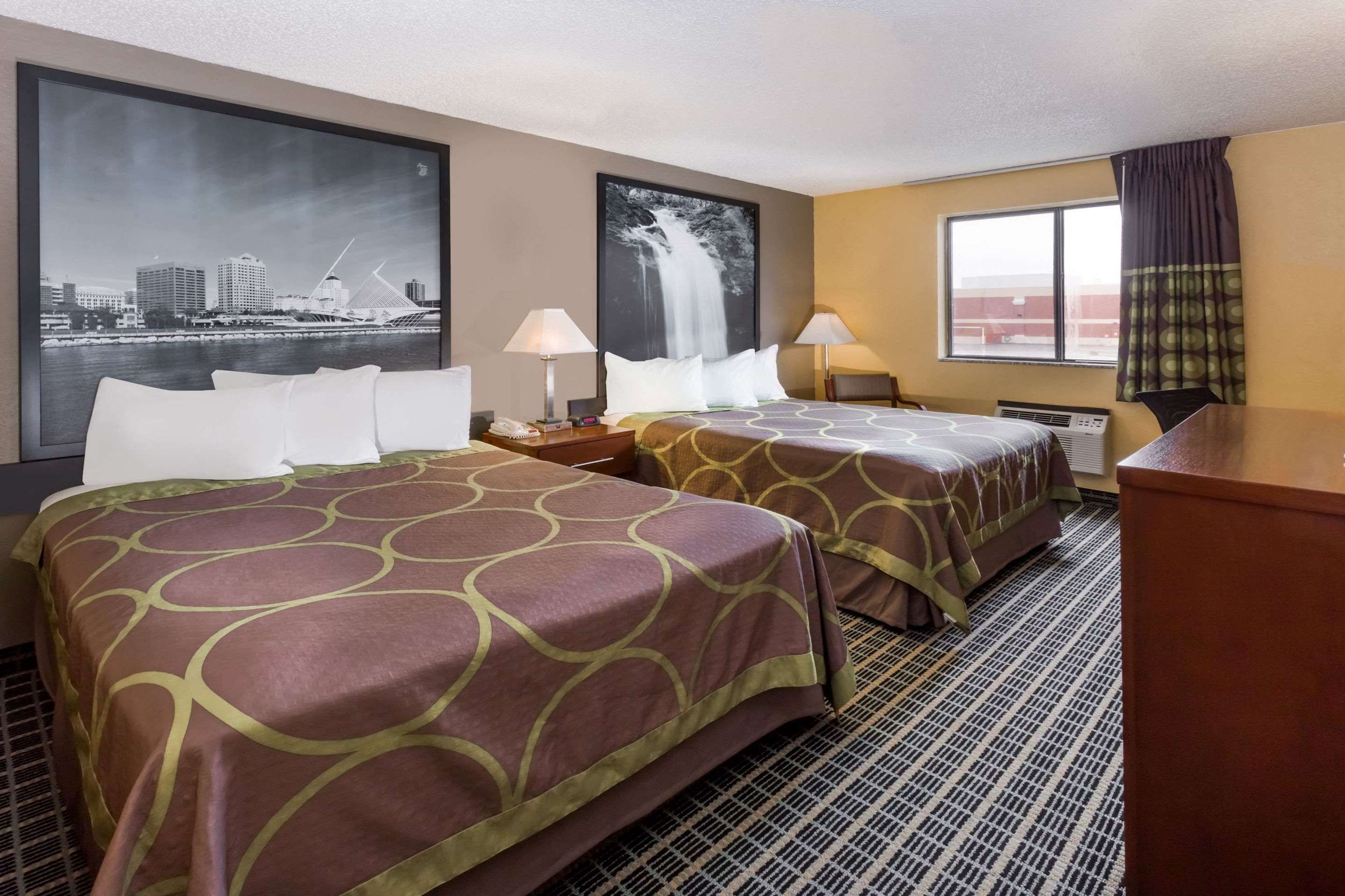 Super 8 by Wyndham Janesville - Janesville - Slaapkamer