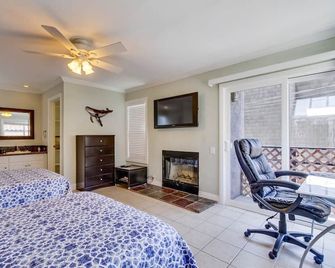 Beautiful Spacious Beach House Steps Away from the Ocean and Belmont Park - 聖地亞哥 - 臥室