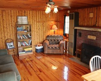 Private Log Cabin With View Overlooking Grand Lake - Presque Isle - Sala de estar
