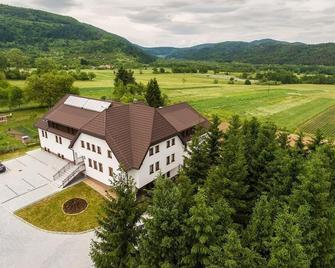 B&B Villa Angy - Korenica - Edificio