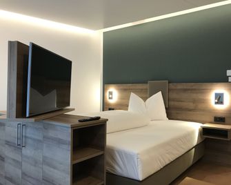 Westside Hotel Garni - Munich - Bedroom