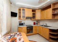 S komfortom Lenina 329 Apartments - Yuzhno-Sakhalinsk - Kitchen