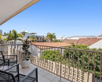 Alfred Street - Hosted by Burleigh Letting - Mermaid Beach - Balcony