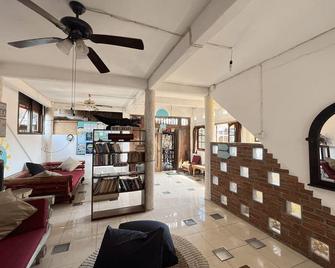 Seabreeze Hostel Bali - North Kuta - Lobby
