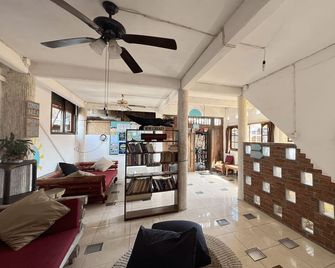 Seabreeze Hostel Bali - North Kuta - Lobby