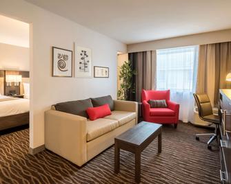 Country Inn & Suites Rochester-Pittsford - Rochester - Ruang tamu