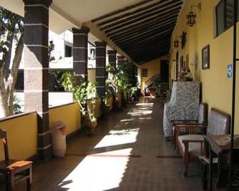 Hostal Tres Mascaras - Ayacucho - Patio