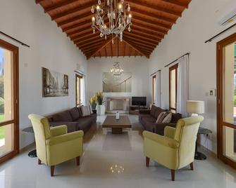 Aphrodite Hills Rentals - Superior Villas - Kouklia
