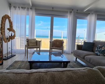 Gite Les Coquillages, directly on the beach - Saint-Marcouf - Salon