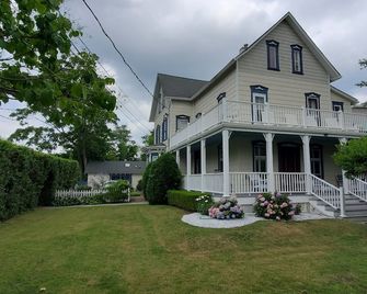 Large Victorian-fully modernized - Spring Lake - Building