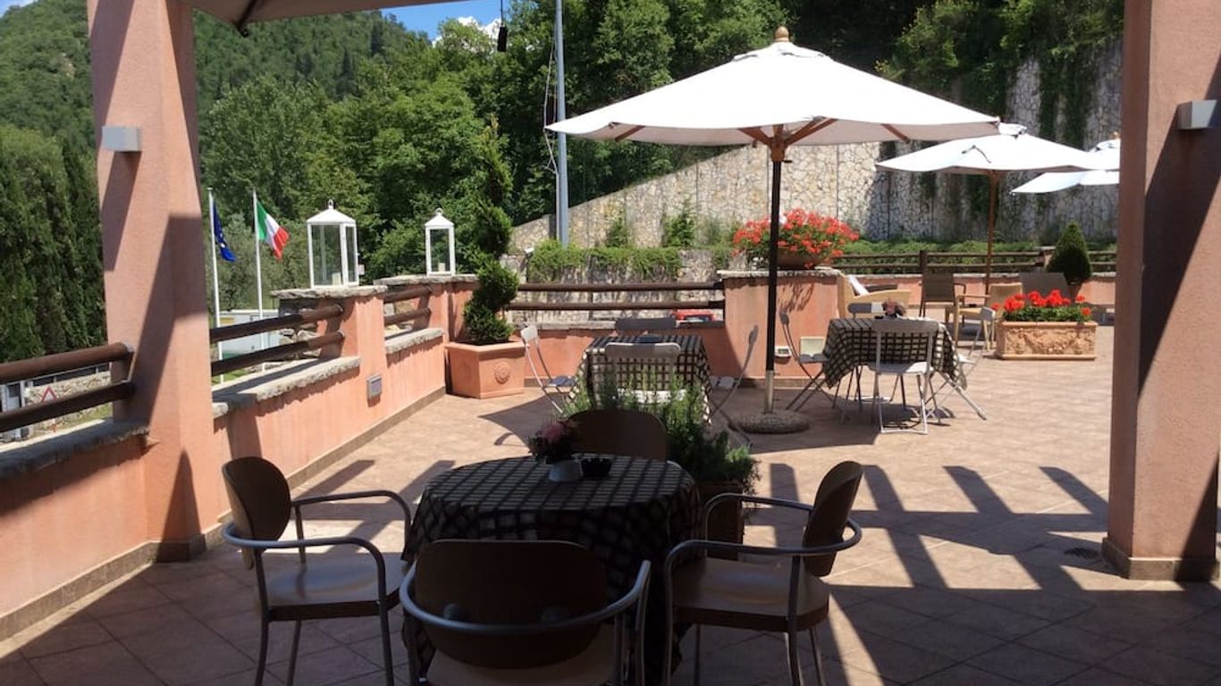 Meridiana Country Hotel