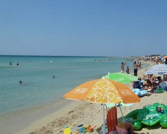 Lido Marini - Comfortable Vacation Home With Large Yard In Quiet Area - Lido Marini - Beach