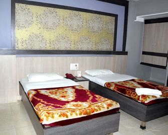 Hotel Sun-Om - Raipur - Habitación