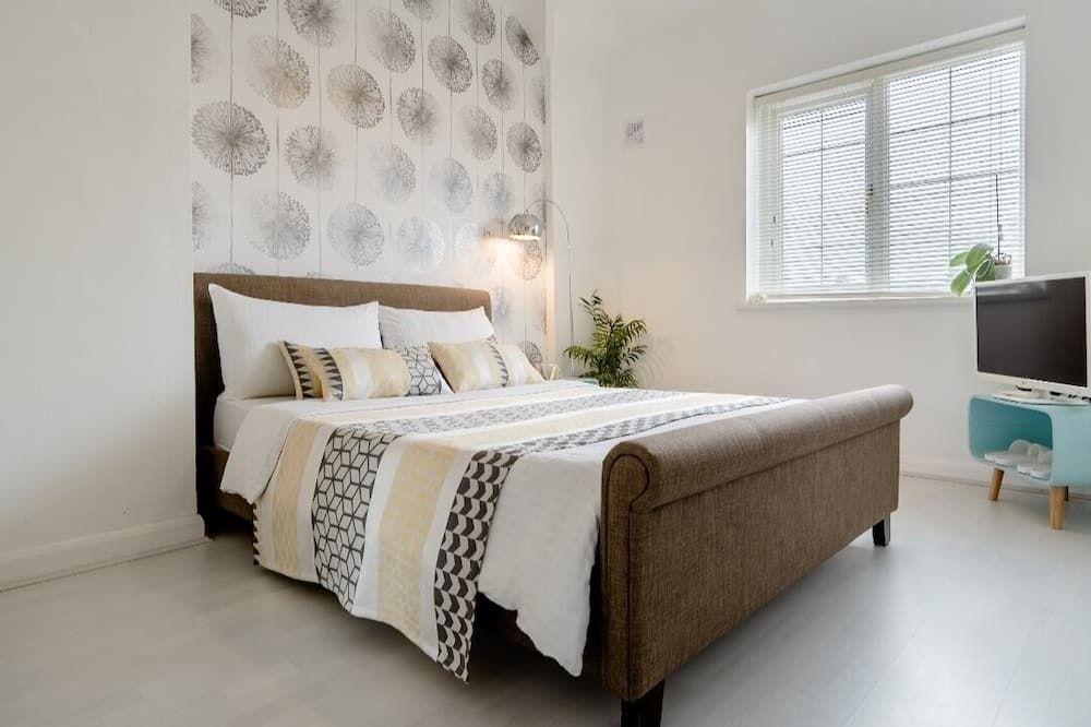 Tropical Garden Oasis Rooms - Birmingham - Bedroom