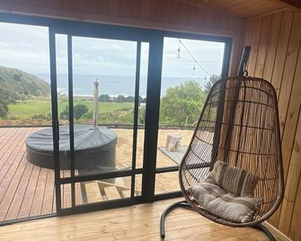 Ecoglamping accommodation with Hot Tub and panoramic ocean view - Cobquecura - Balcony