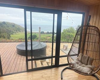 Ecoglamping accommodation with Hot Tub and panoramic ocean view - Cobquecura - Balcón
