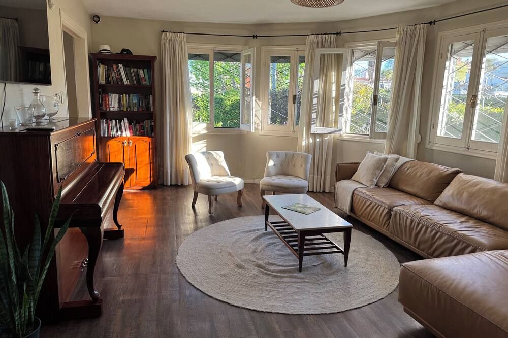 Charming house in Carrasco garden and beach - Montevideo - Ruang tamu