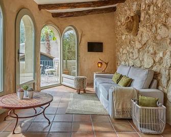 Casa Olivo at Masia Nur Sitges, Adults only - Canyelles - Wohnzimmer