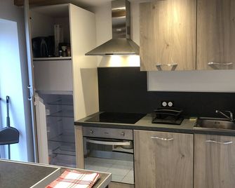 à 800 m de la mer - Ploubazlanec - Kitchen