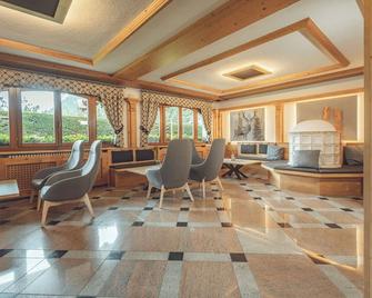 Aparthotel Majestic - Predazzo - Pokój dzienny