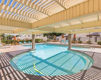Villas at Southgate - Saint George - Piscina