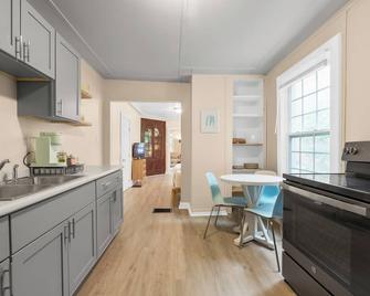 Carriage Cottage- in the Heart of Everything Delaware - Delaware - Küche