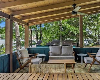 Vintage Smith Lake Retreat! - Jasper - Patio