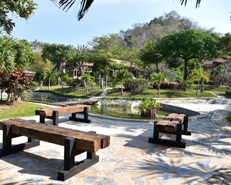 Dusit Talai Resort - Pak Chong - Patio