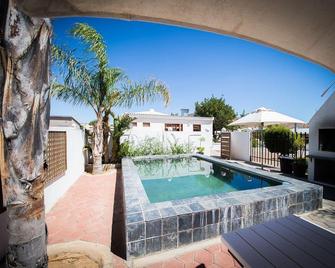 Kleinplasie Guesthouse - Springbok - Piscina