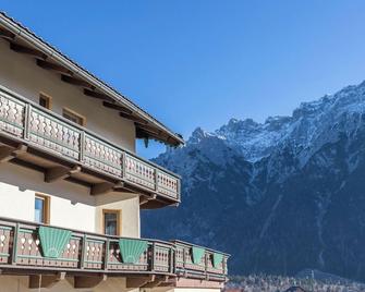 Ferienwohnung Bernstein - Mittenwald - Building