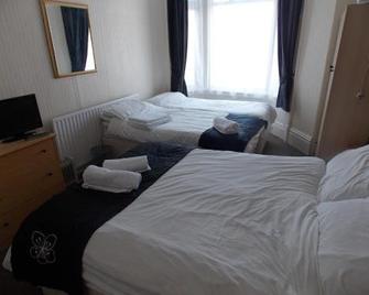 New Derina Hotel - Blackpool - Bedroom