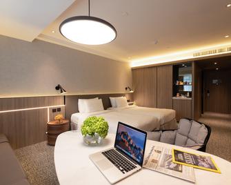 Nathan Hotel - Hong Kong - Bedroom