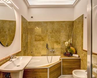Veneto Suite Roma - Rome - Bathroom
