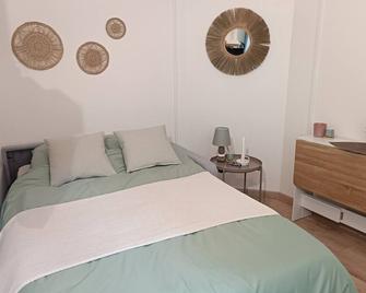 Studio totalement meublé Le nordique - Rombas - Schlafzimmer