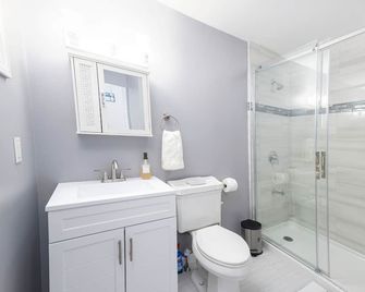 Convenient Braintree Home - 3 Bedroom Sleeps 8 - Braintree - Badkamer
