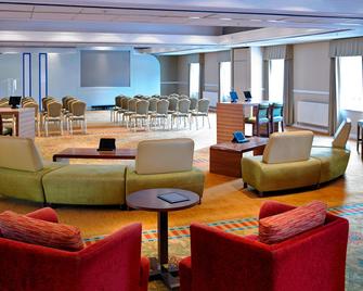 Delta Hotels by Marriott Tudor Park Country Club - Maidstone - Area lounge