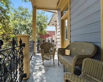Historic Streetcar Inn - ניו אורלינס - מרפסת