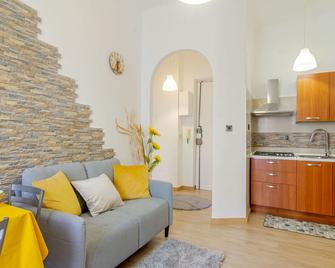 Cenisia District : Bright Sunflower Mini Flat - Torino - Soggiorno