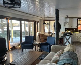 The Ice House - An UPscale U.P. lake home - Iron River - Sala de estar