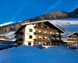 Berghotel Tyrol - Senales - Building