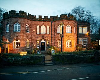 تشايلدوول آبي، باي مارستنز إنز - ليفربول - مبنى