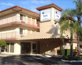 Inn of America - Palm Beach Gardens - Bâtiment