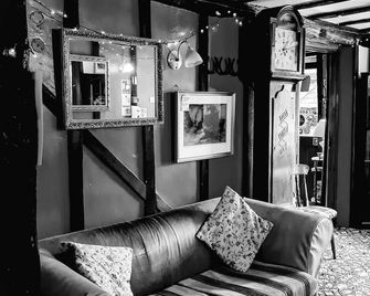 The Four Horseshoes - Eye - Lounge
