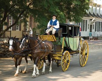 Patrick Henry Inn & Square - Williamsburg